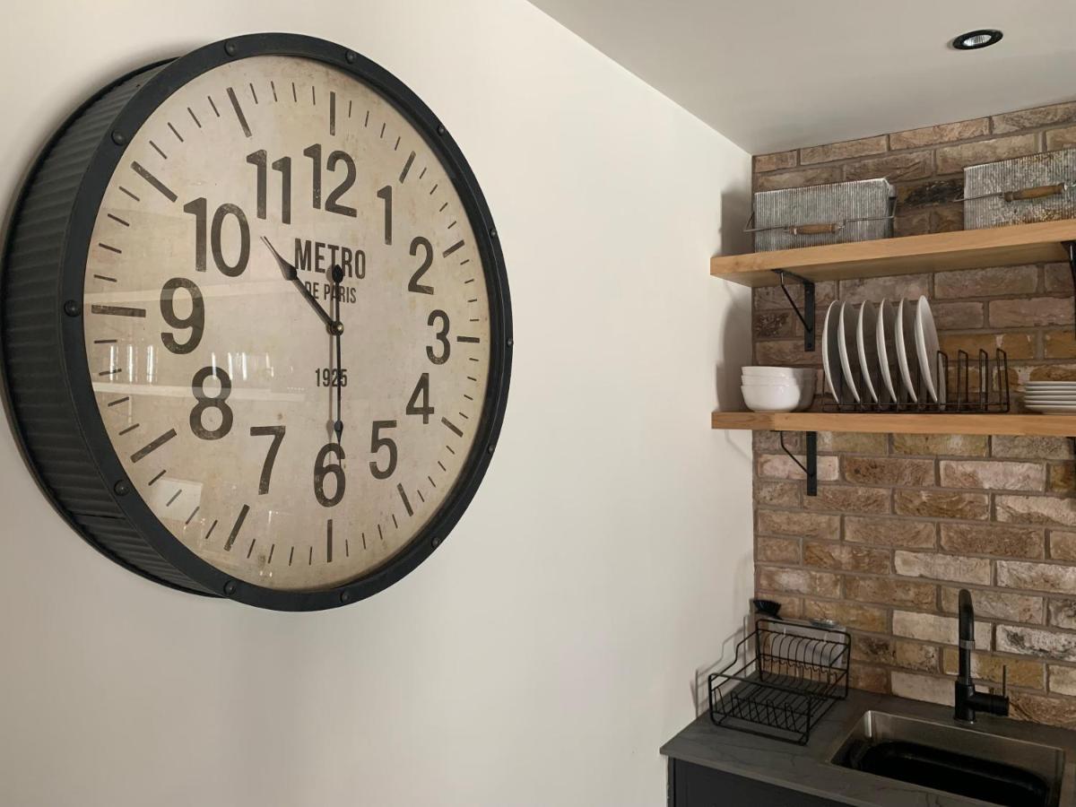 Loft 11 Stunning Luxury Nyc Loft Style Interior Designed 2Bd Apartment Excellent City Centre Location Mezzanine Cinema Room Designer Furniture Amazing Space Douglas Εξωτερικό φωτογραφία